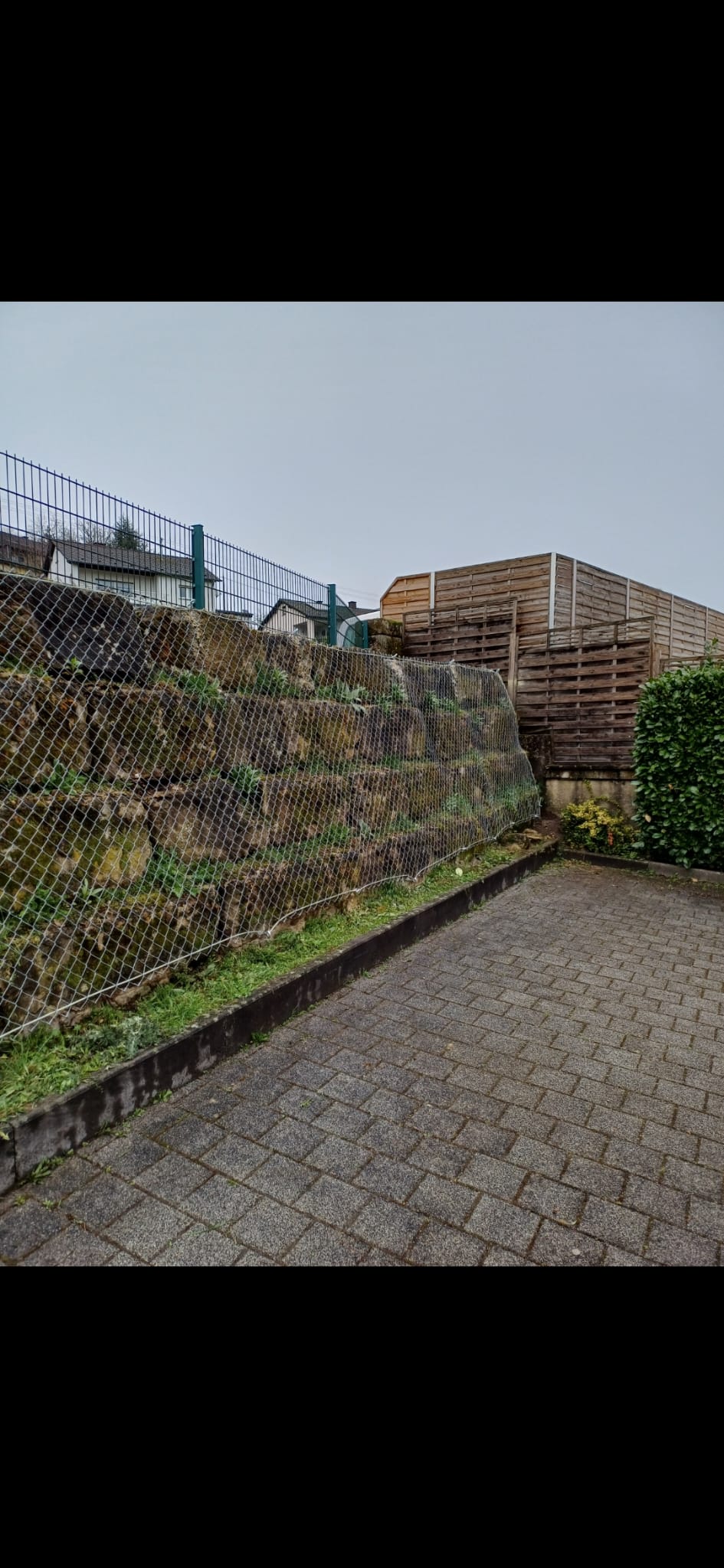 Befestigte Fläche mit Naturstein